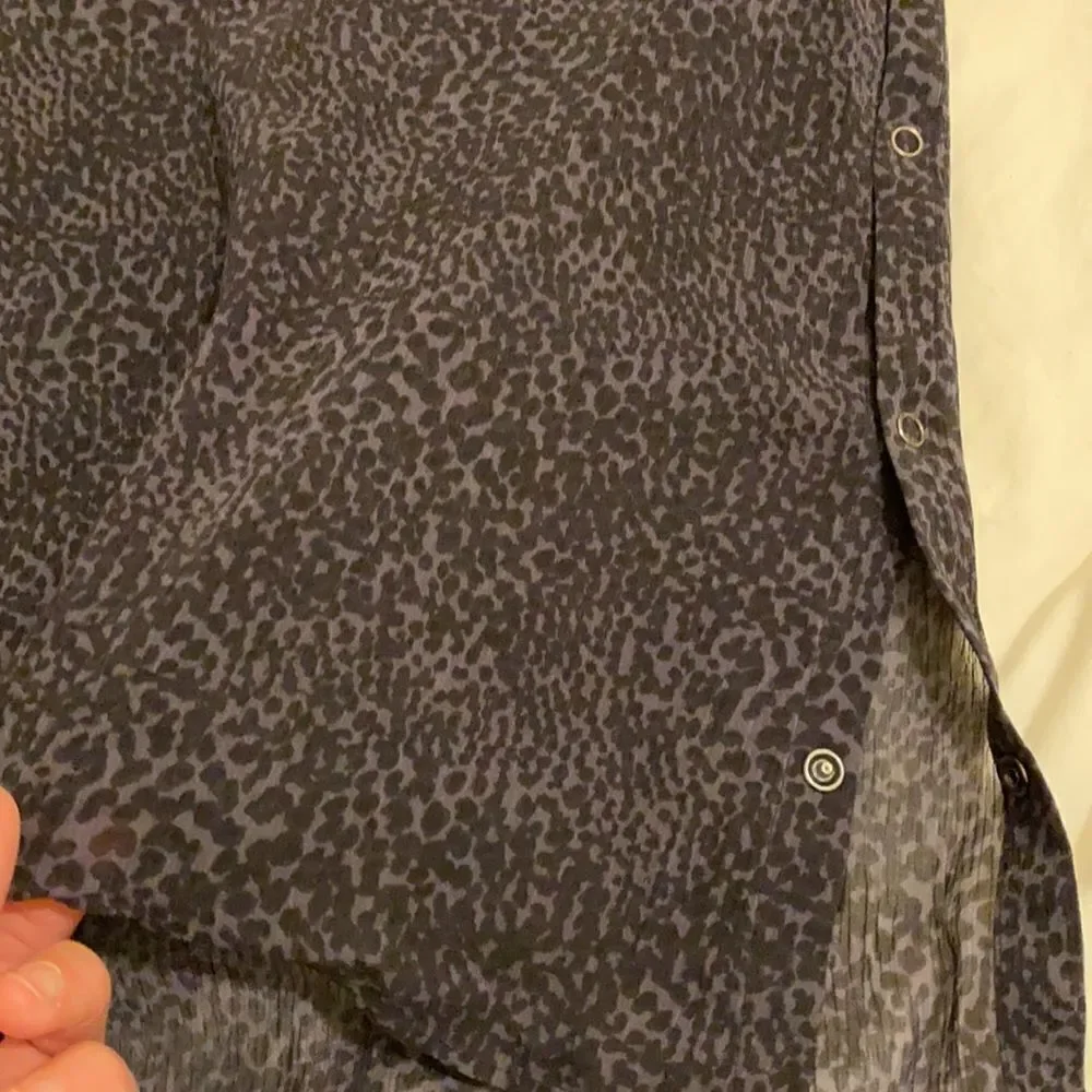 THEORY silk blouse in perfect condition. Size S